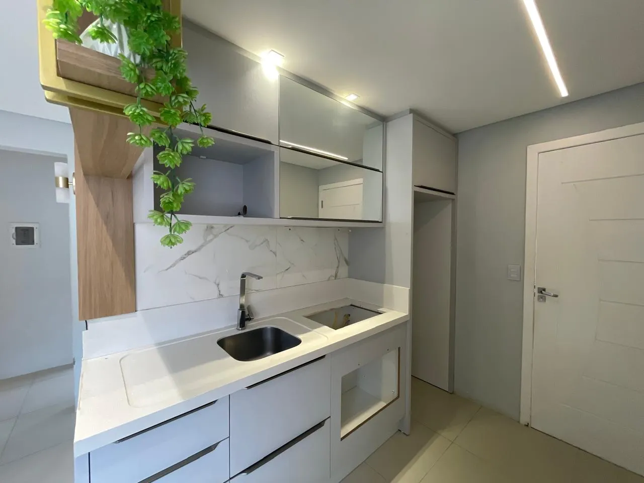 Foto de Casa à venda com 2 quartos, 2 vagas, 52m² na Rua das Carambolas no Madri, Palhoça