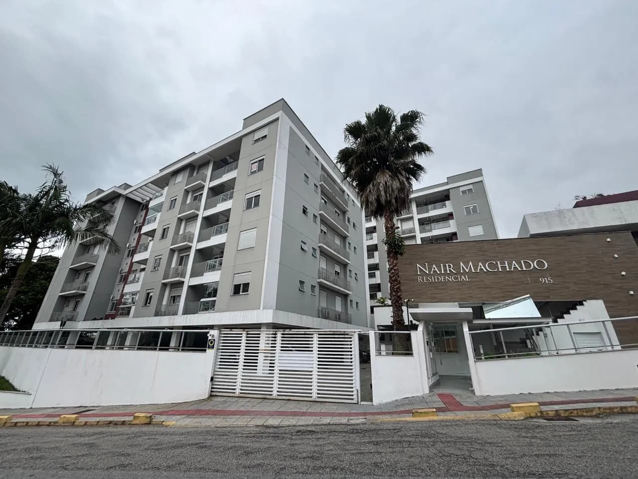 Foto de Apartamento à venda com 3 quartos, sendo 1 suíte, 2 vagas, 80m² na Rua José Lino Kretzer no Centro, São José