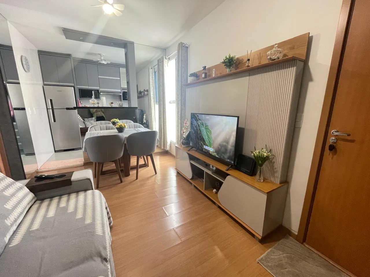 Foto de Apartamento à venda com 2 quartos, 1 vaga, 40m² na Rodovia BR-101 no Serraria, São José