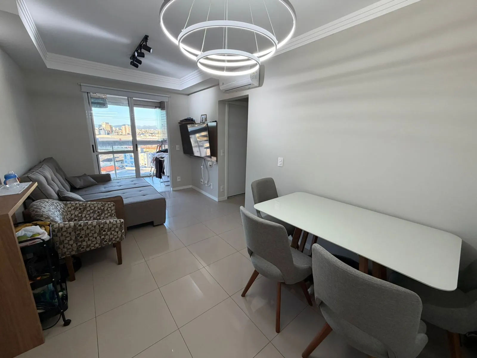 Foto de Apartamento à venda com 2 quartos, sendo 1 suíte, 1 vaga, 66m² na Rua João Grumiche no Roçado, São José