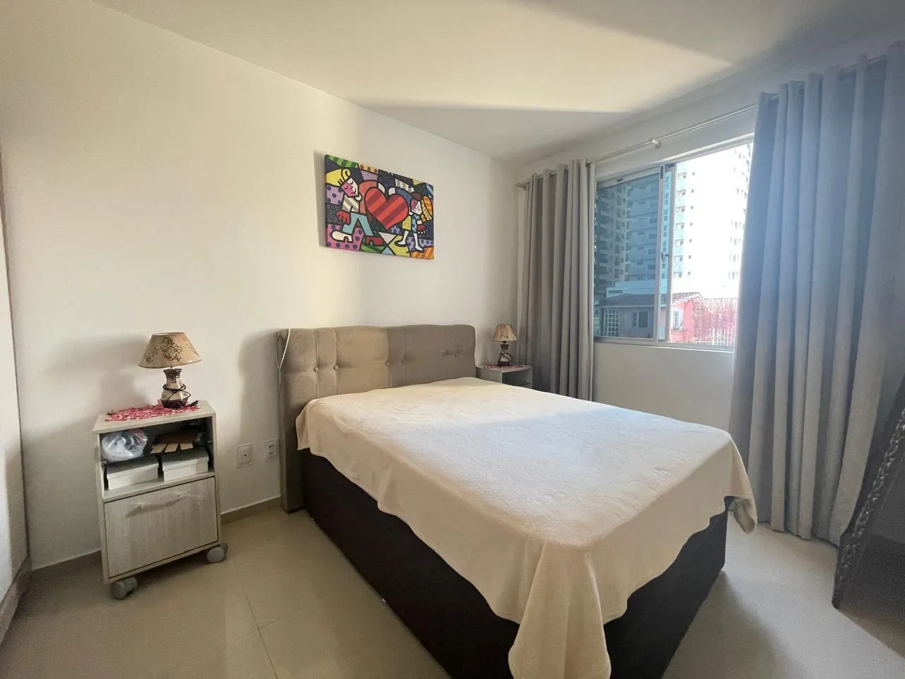 Foto de Apartamento à venda com 2 quartos, 1 vaga, 53m² na Rua Delamar José da Silva no Kobrasol, São José