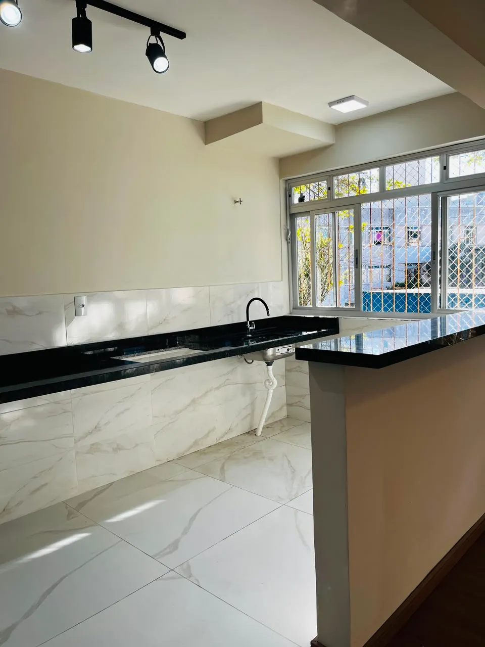 Foto de Apartamento à venda com 3 quartos, 64m² na Rua Manoel Pizzolati no Jardim Atlântico, Florianópolis