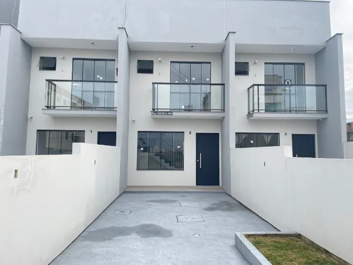 Foto de Casa à venda com 2 quartos, sendo 2 suítes, 1 vaga, 79m² na Rua Hélio Estefano Becker no Real Parque, São José