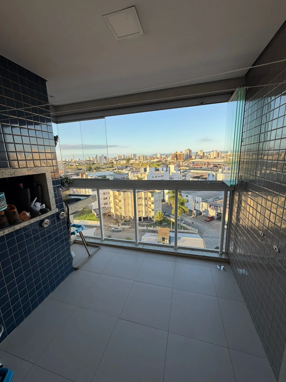Foto de Apartamento à venda com 2 quartos, sendo 1 suíte, 1 vaga, 66m² na Rua João Grumiche no Roçado, São José