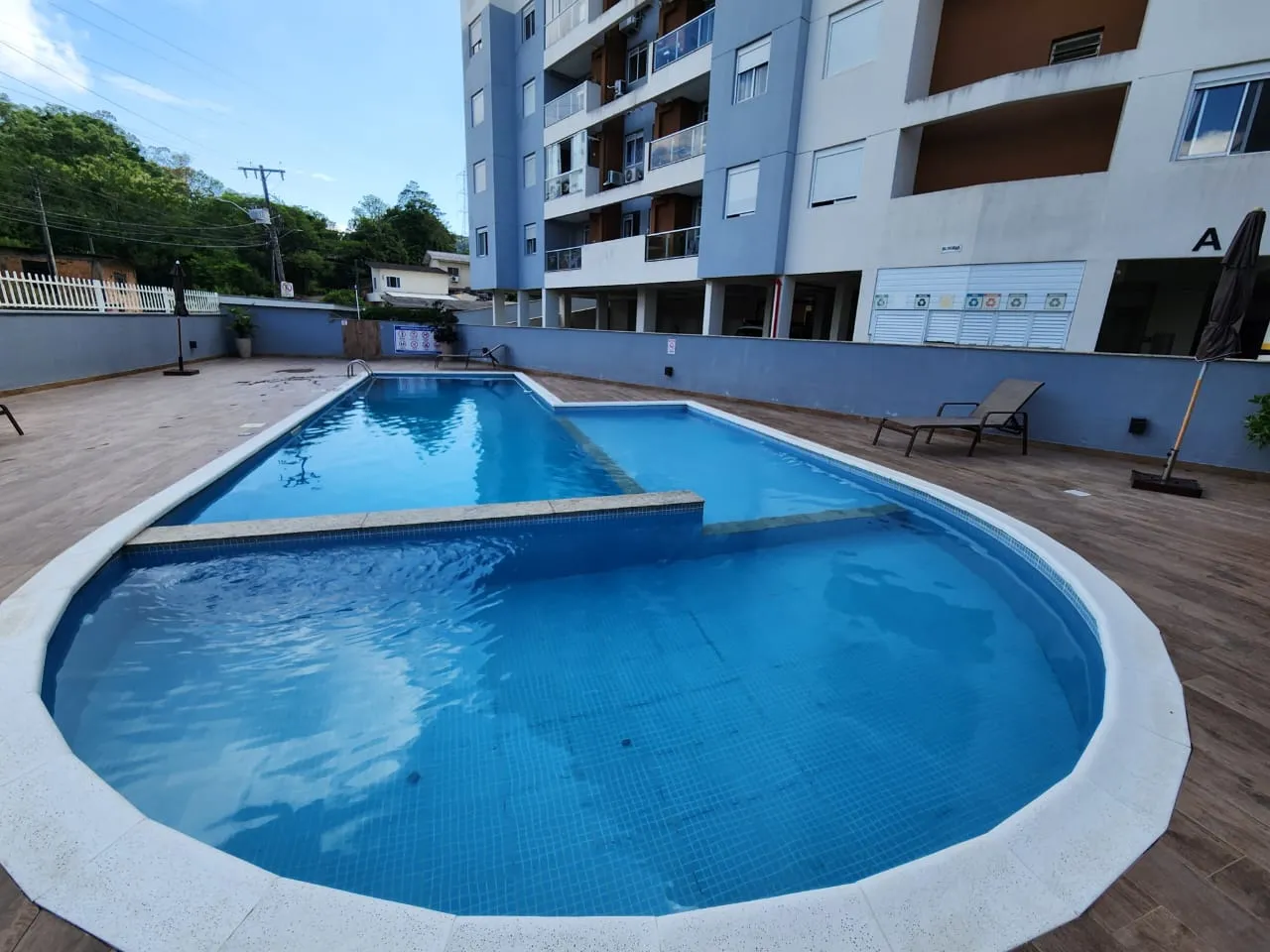 Foto de Apartamento à venda com 3 quartos, sendo 1 suíte, 2 vagas, 79m² na Rua Vereador Arthur Manoel Mariano no Forquilhinha, São José