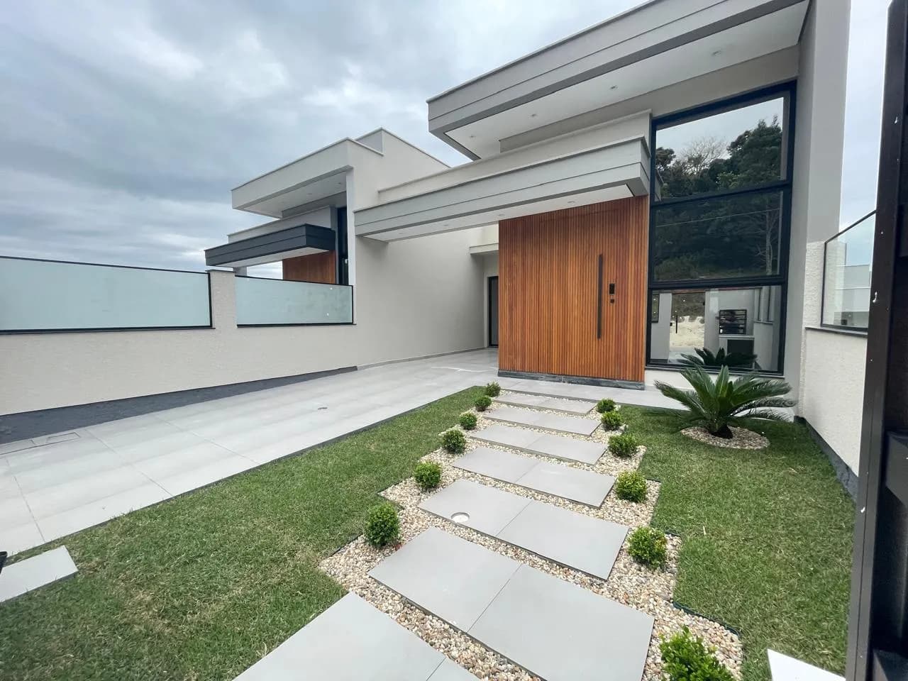 Foto de Casa à venda com 2 quartos, sendo 2 suítes, 2 vagas, 120m² na Rua Saturnino Concelino da Silva, sn no Serraria, São José